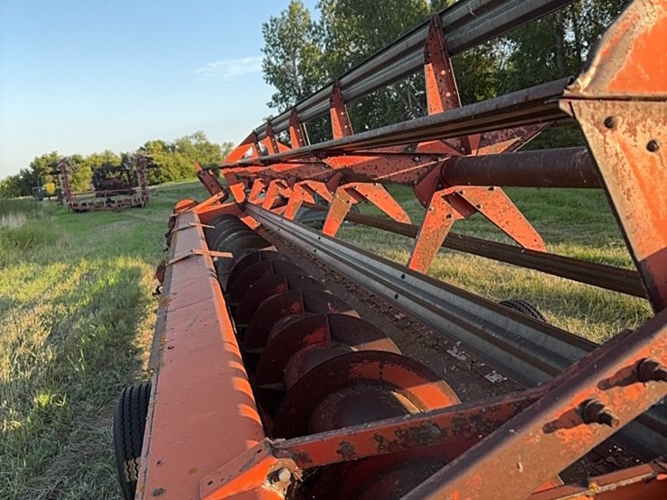 20’-straight-head,-massey-header-image-10