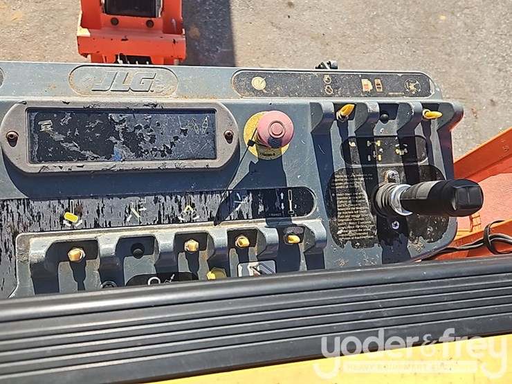 2014-jlg-m600jp-image-23