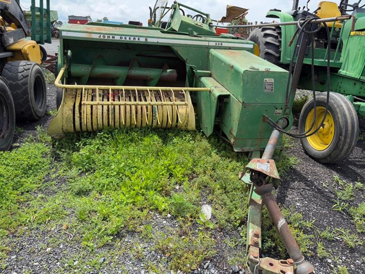 john-deere-336-image-5