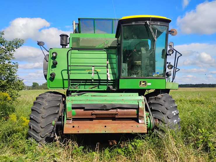 1983-john-deere-8820-image-4