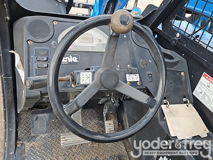 2019-genie-gth844-image-25