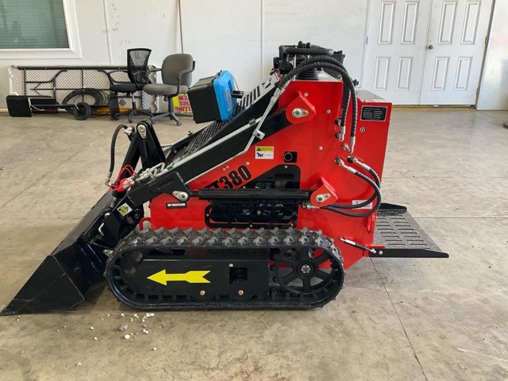 #1011-•-unused-future-ft380r-mini-skid-steer-image-2