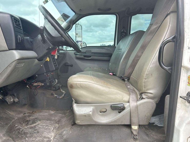 2008-ford-f750-image-12