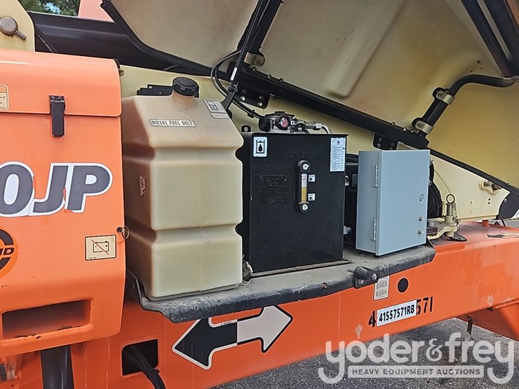 2014-jlg-m600jp-image-15