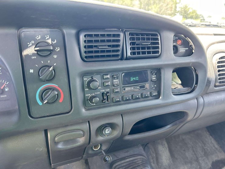 2001-dodge-ram-3500-image-18