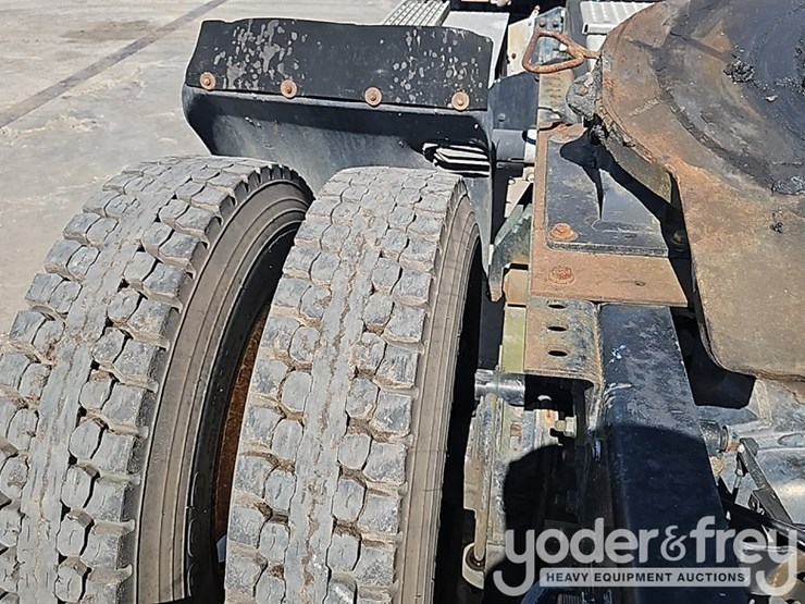 2006-international-durastar-4300-image-16
