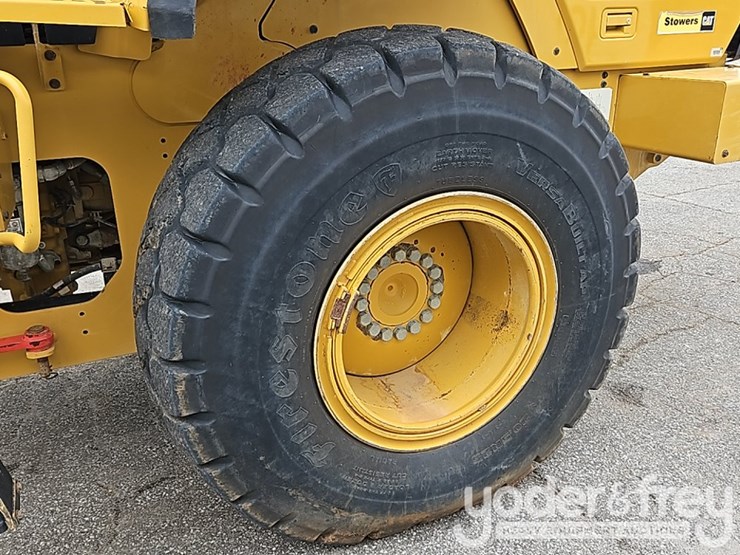 2015-caterpillar-926m-image-12