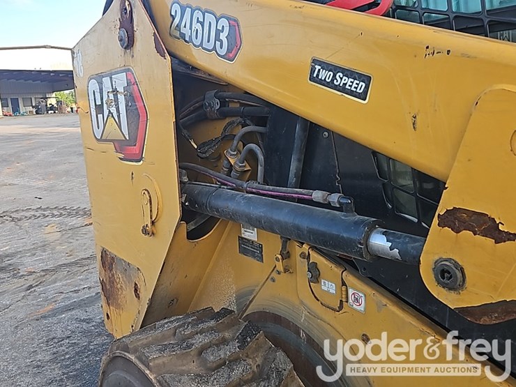 2022-caterpillar-246d3-image-17