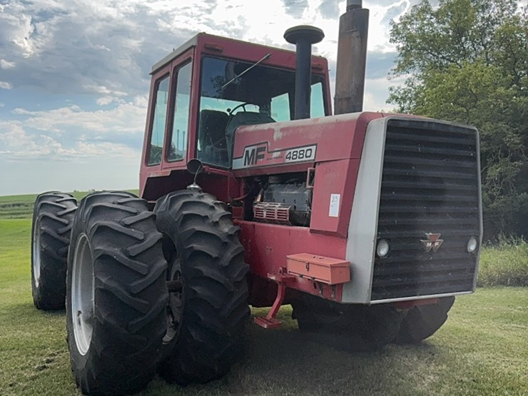 massey-ferguson-4880-image-3