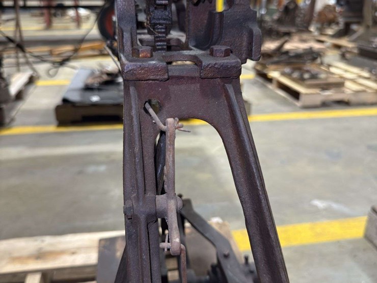 industrial-guillotine-paper-cutter-image-9