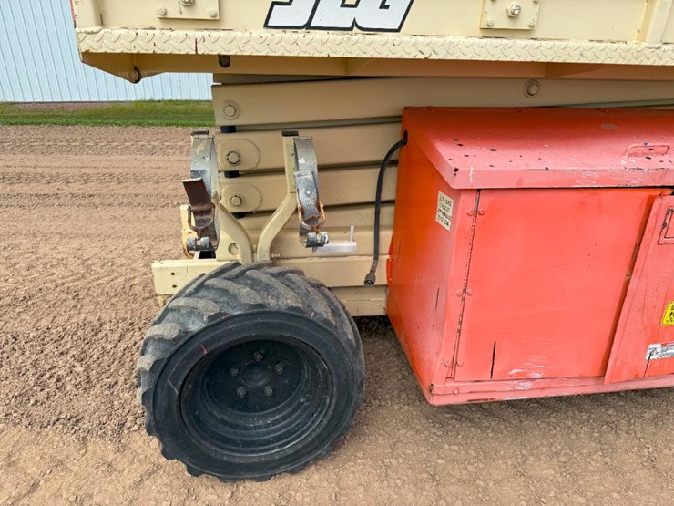 2000-jlg-260mrt-image-11
