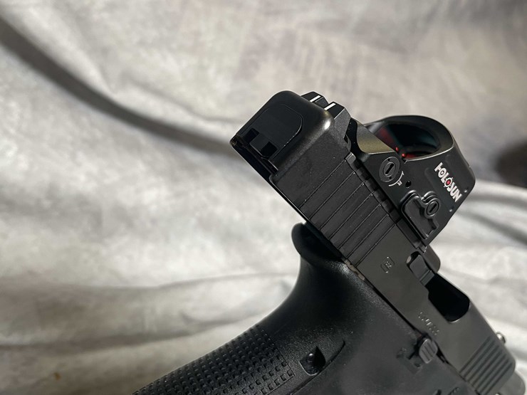#4562-•-glock-19-gen-5-9mm-luger-semi-auto-pistol,-sn:-cdyz003-image-14