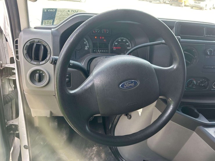 2012-ford-e150-image-11