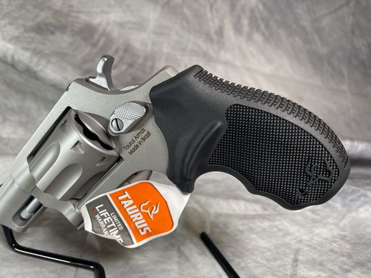 #4536-•-taurus-model-942-22-wmr-revolver,-sn:-ahd909852-image-18