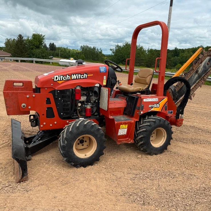 2017 DITCH WITCH RT45