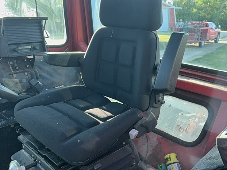 massey-ferguson-1135-image-17