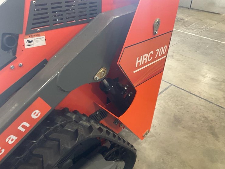 #1002-•-hurricane-hrc-700-mini-skid-steer-loader-image-9