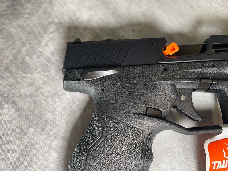 #4551-•-taurus-tx-22-22-lr-semi-auto-pistol,-sn:-1tj062099-image-8