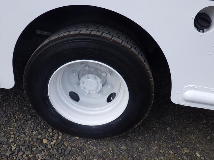 2012-freightliner-mt55-image-28