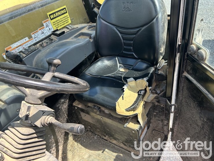2015-caterpillar-th255c-image-6