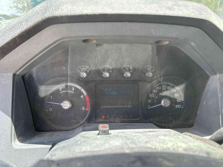 2011-ford-f350-image-17