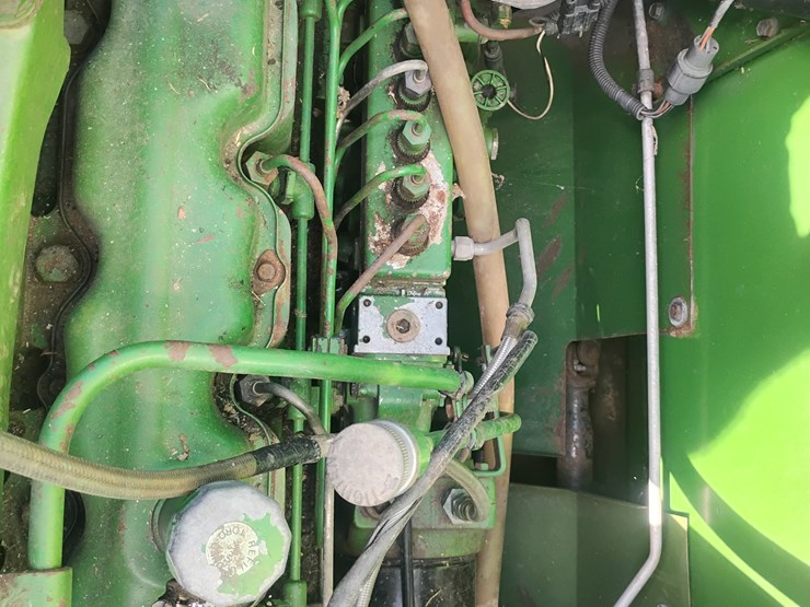 1983-john-deere-8820-image-7