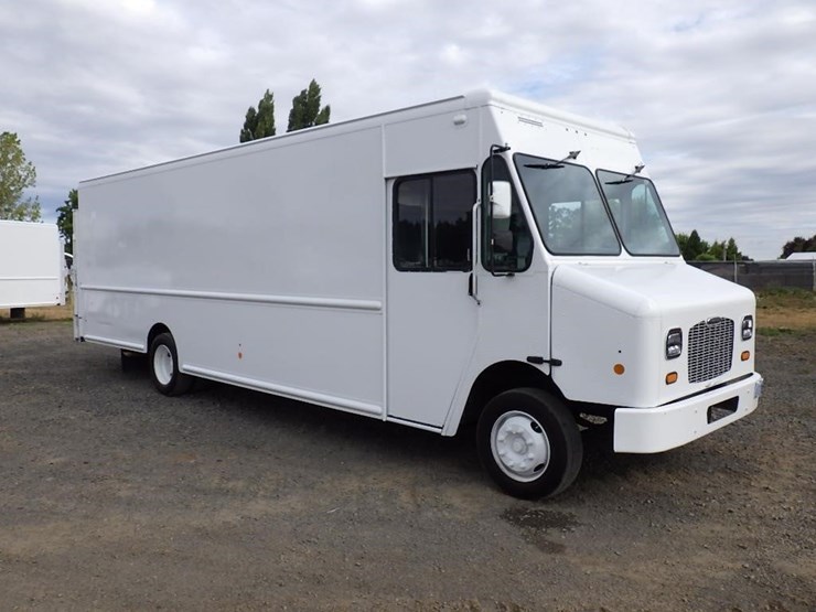 2012-freightliner-mt55-image-2