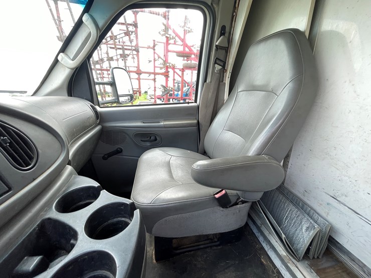 2007-ford-e350-image-21