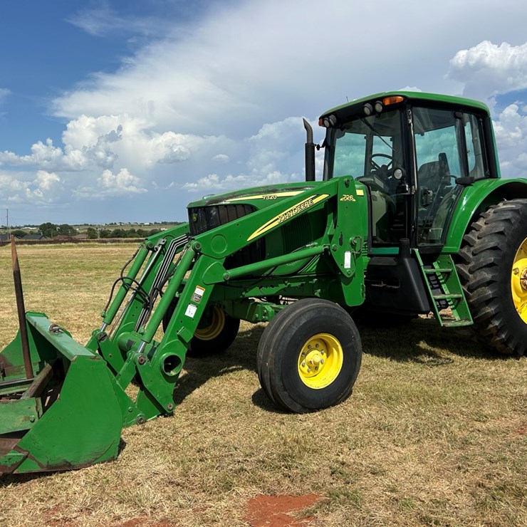 JOHN DEERE 7320