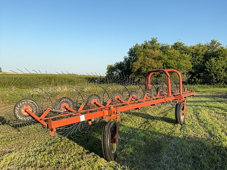 9-wheel-hay-rake-image-1