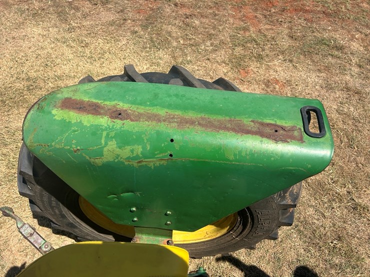 john-deere-3020-image-11