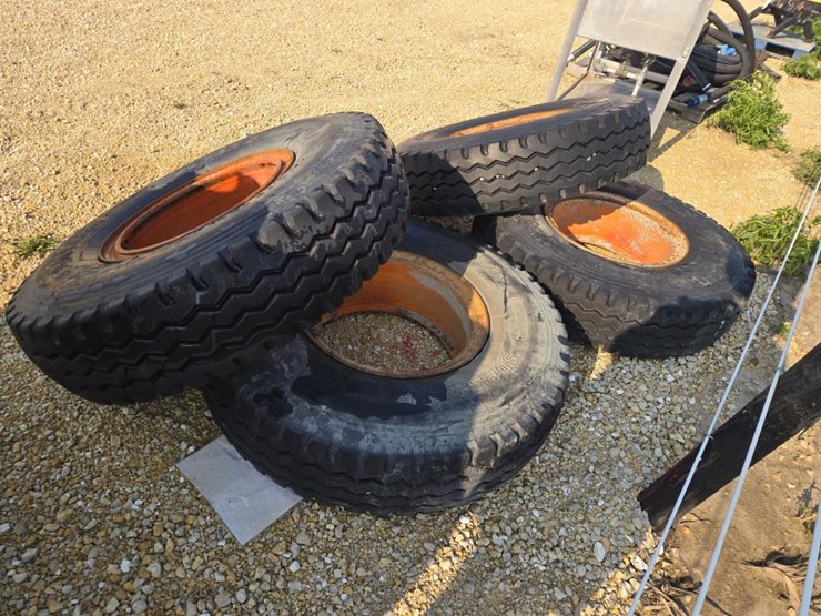 #3886-•-12.00-x-20-truck-tires-on-rims-image-12