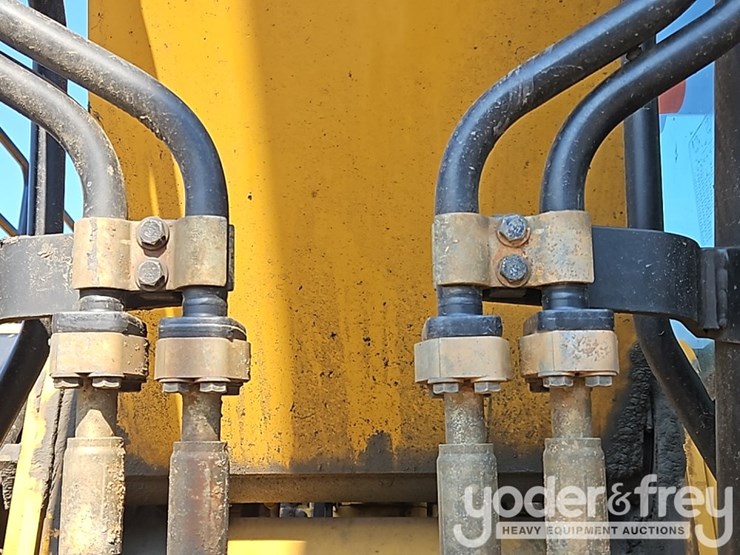 2019-caterpillar-336-image-22