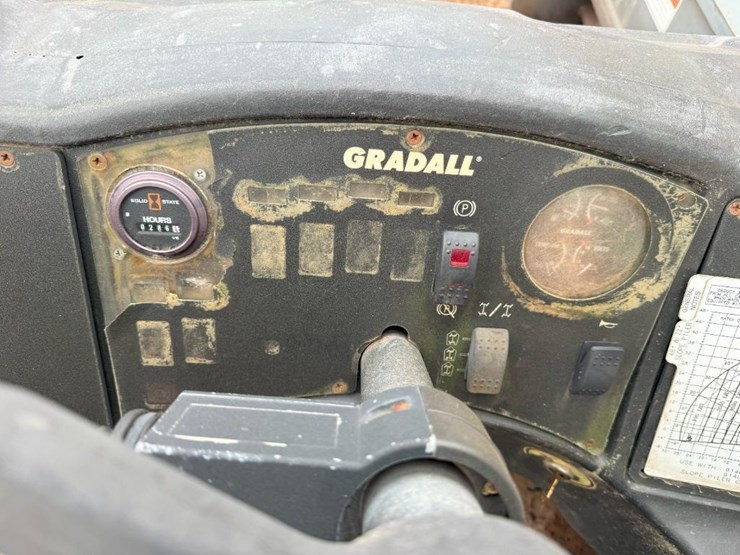 2004-jlg-g6-42a-image-47