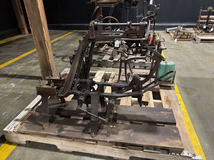 industrial-guillotine-paper-cutter-image-2