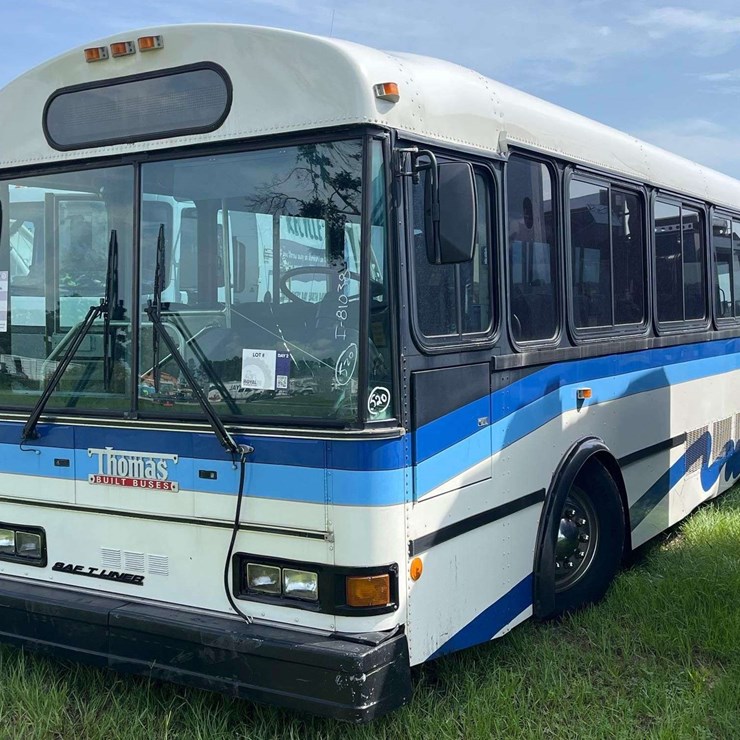 2000 THOMAS SAF-T-LINER MVP