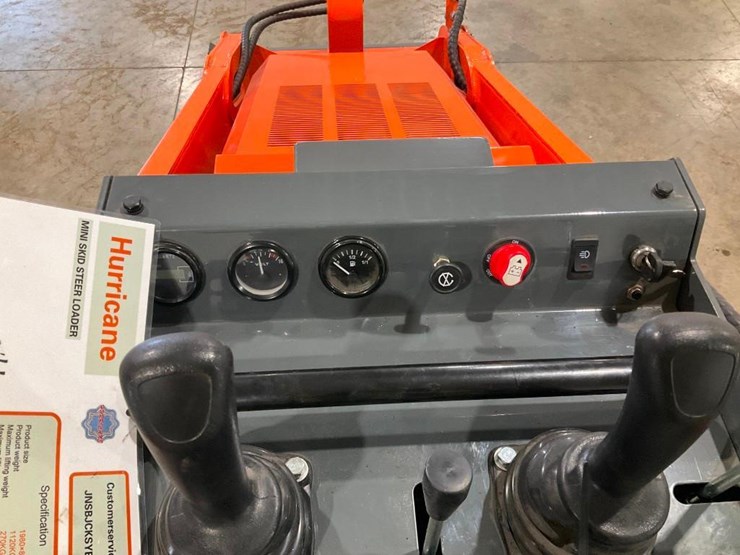 #1009-•-hurricane-hrc600l-mini-skid-steer-loader-image-12