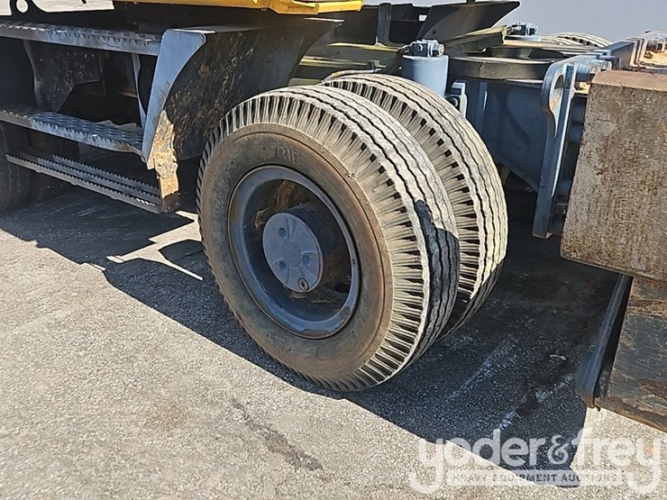 2014-deere-190dw-image-14