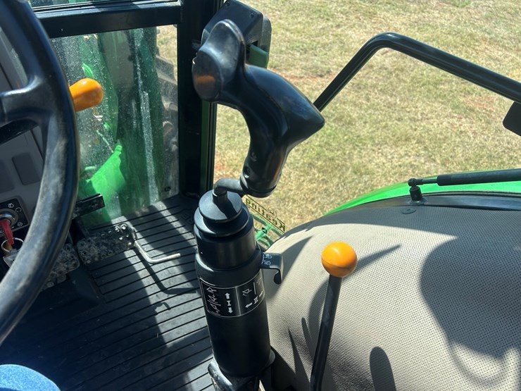 john-deere-6140d-image-36