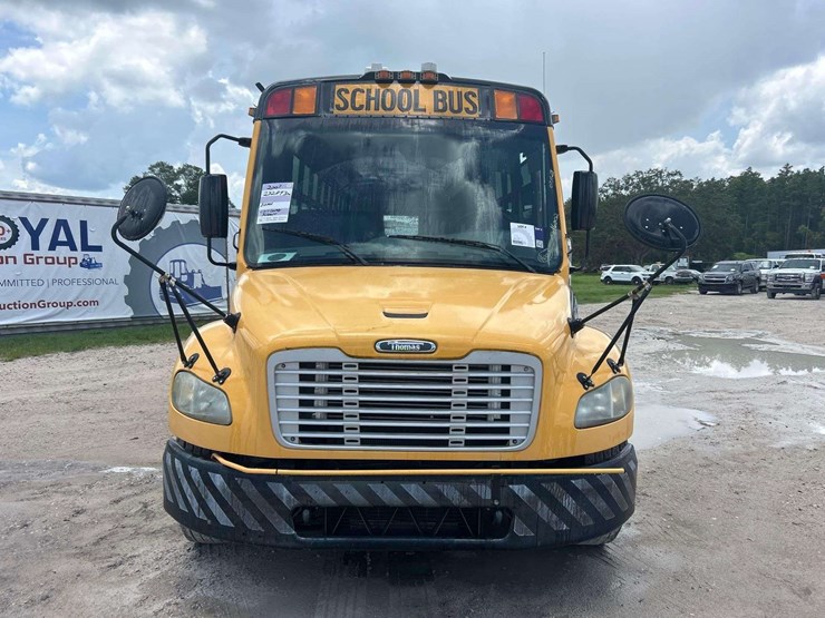 2007-freightliner-b2-image-25