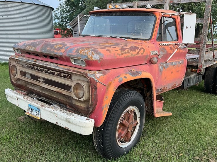1960-chevy-truck,-not-running-image-2