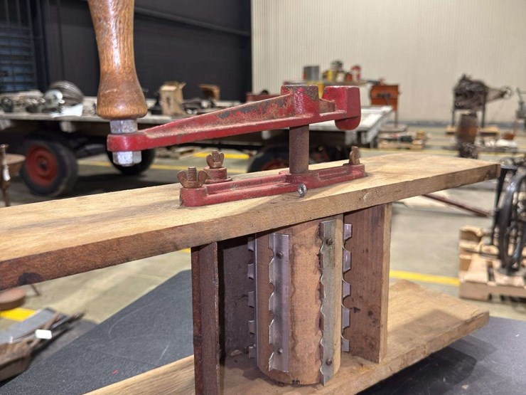 grape-crusher-and-jam-maker-image-9