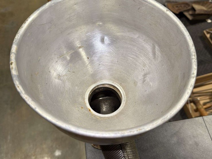 grape-crusher-and-jam-maker-image-17