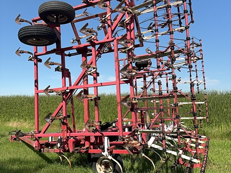45’-wil-rich-field-cultivator-with-complete-walking-tandems-and-harrows-image-14