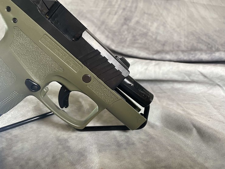 #4550-•-beretta-apx-a1-carry-9mm-luger-pistol,-sn:-axc150907-image-13