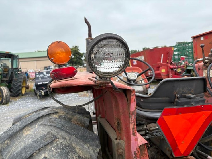 massey-ferguson-165-image-13