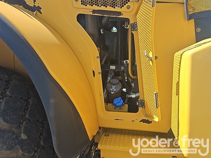 2021-caterpillar-962m-image-34