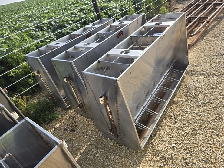 #3866-•-(3)-smidley-stainless-steel-feeders-image-7