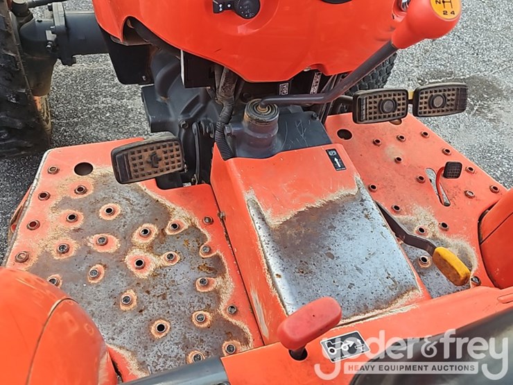 2020-kubota-l2501dt-image-22