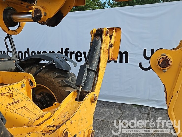 2015-jcb-510-56-image-11